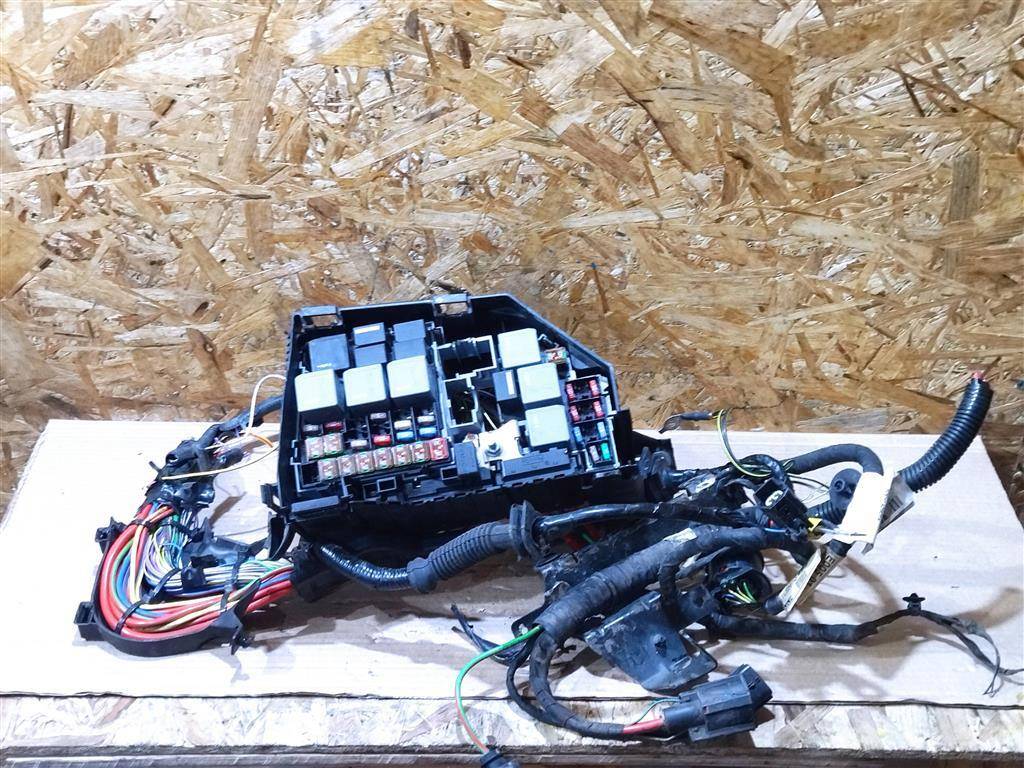 блок предохранителей Land Rover Discovery Sport 1 поколение L550 2019, 2.0 л., дизель, АКПП, передний привод, LR000530, 6G9T14A067AB, 6G9T14A067AB - фото №1