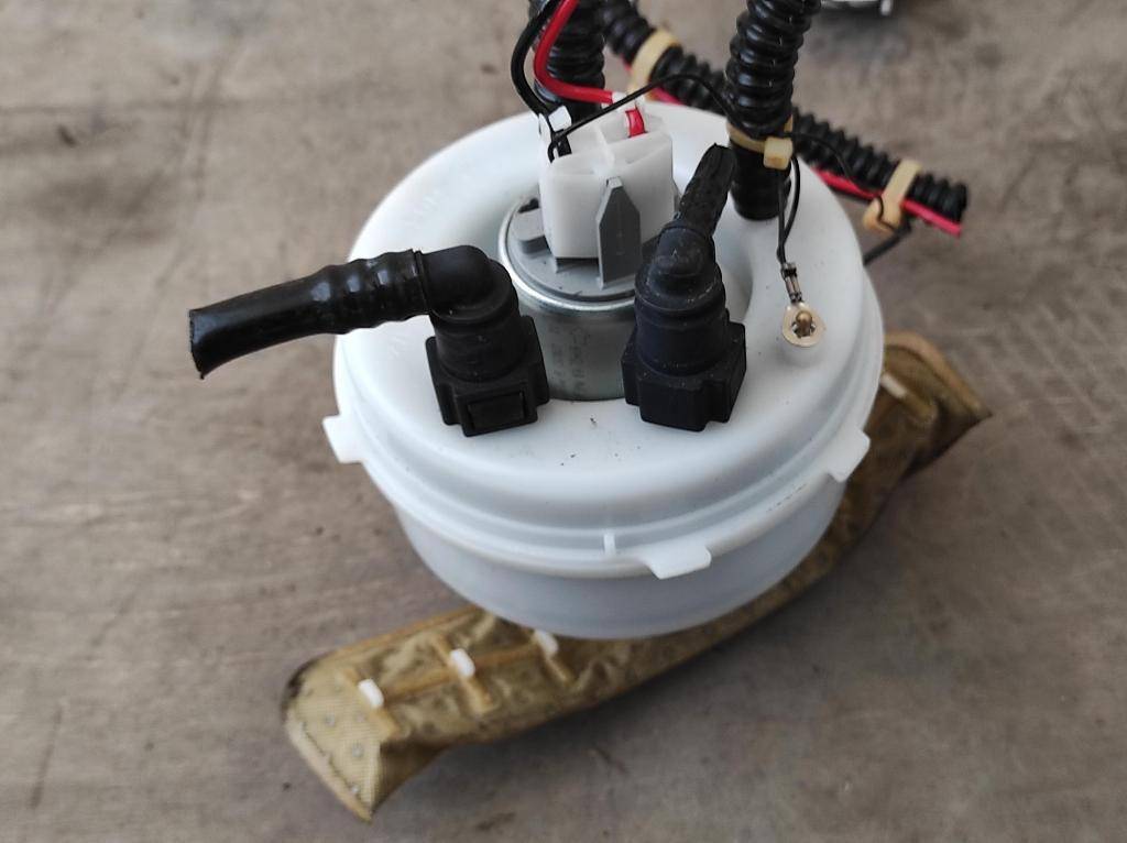 насос топливный BMW 6 серия F06/F12/F13 F13 2012, 4.4 л., i, N63 B44 C, бензин, АКПП, купе, задний привод, 161, 7260636, 7260636 - фото №1