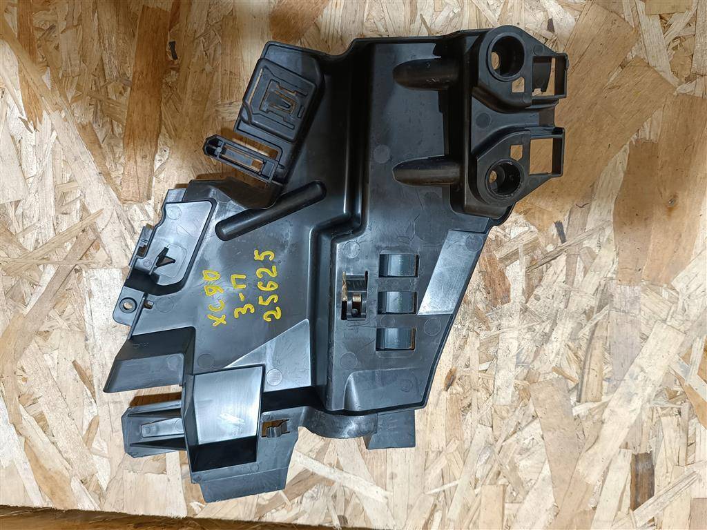 Кронштейн замка двери Volvo XC90 2 поколение 2019, 2.0 л., дизель, АКПП, передний привод, 32205971, 32205971 - фото №1