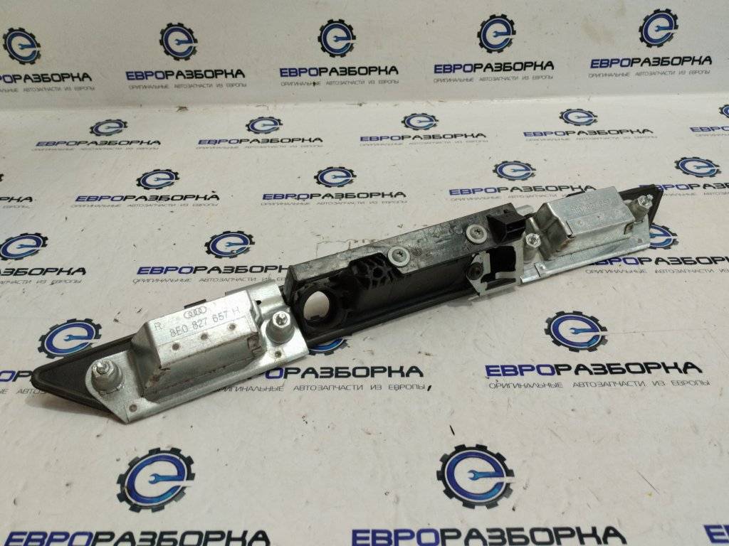 подсветка номера Audi A8 D4/4H 2011, 3.0 л., TDi, дизель, АКПП, передний привод, 4E0827574H, 8E0827574H3FZ - фото №1