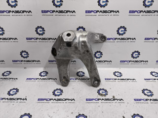 кронштейн двигателя Bentley Bentayga 1 поколение [рестайлинг] 4V1 2023, 4.0 л., TFSI, DCU, бензин, АКПП, темно-зеленый перламутр, внедорожник 5 дв., полный привод, правый руль, 4M0199307BF