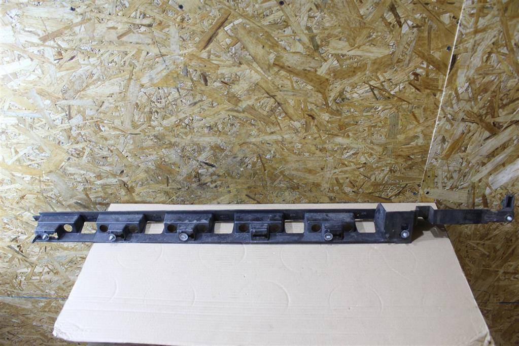 накладка на порог Jaguar XE 1 поколение X760 2015, 2.0 л., дизель, АКПП, передний привод, C8C9AT8403, C8C9AT8403 - фото №1