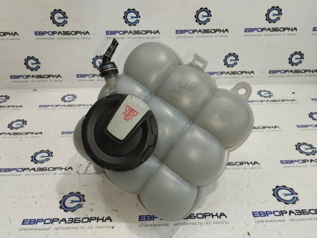 бачок расширительный Audi Q7 4M 2018, 3.0 л., дизель, АКПП, полный привод, правый руль, 4M0121405R, 4M0121403E - фото №1