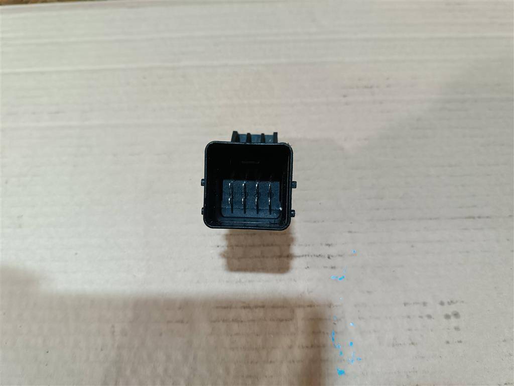 реле накала свечей Maserati Levante 1 поколение M161 2017, 3.0 л., дизель, АКПП, передний привод, 281003120, 281003120 - фото №1