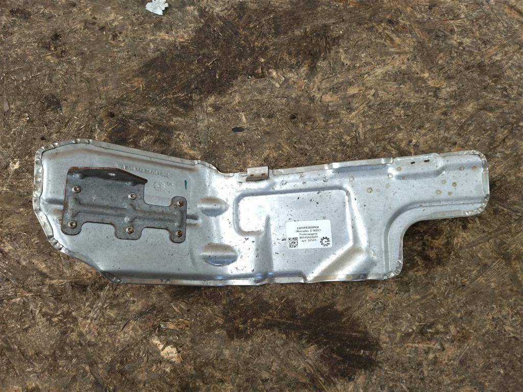 теплозащита кузова Mercedes-Benz E-Класс W213/S213/C238/A238 W213 2017, 2.0 л., CDi, дизель, АКПП, передний привод, A6541422600, A6541422600 - фото №1