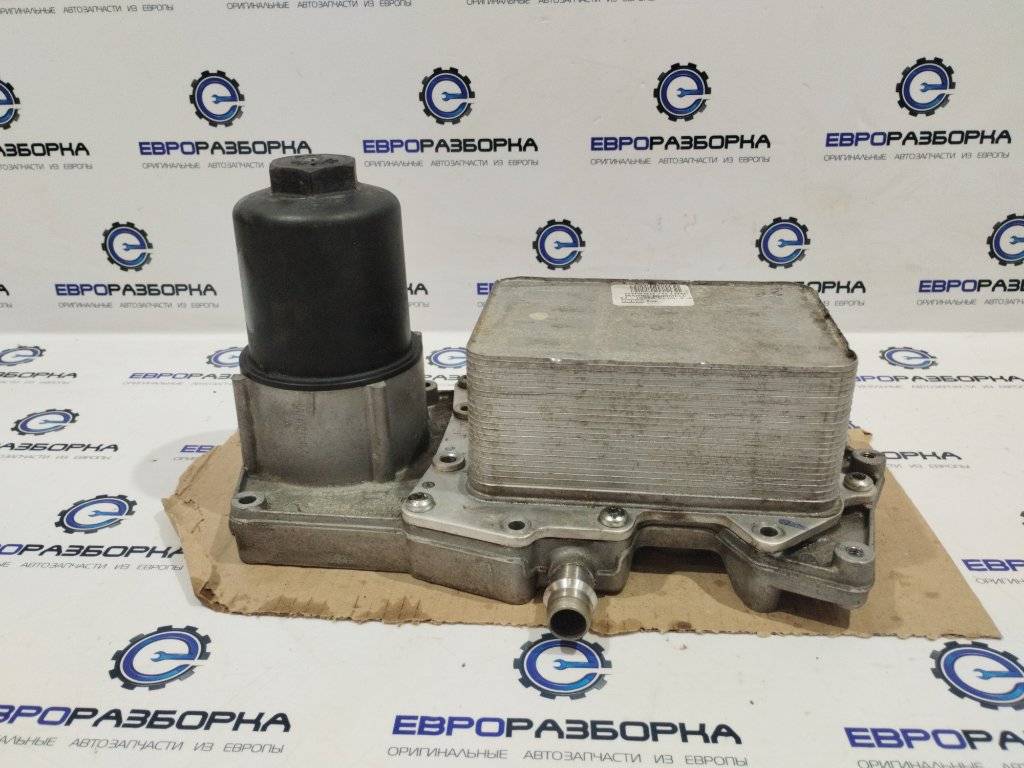 радиатор масляный Land Rover Range Rover 4 поколение L405 2015, 4.4 л., дизель, АКПП, полный привод, правый руль, LR022895, AL3Q6B624DB, AL3Q6B624DD, LR113200 - фото №1