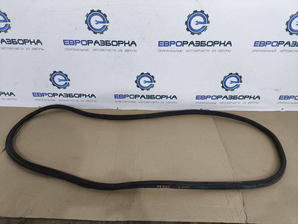 уплотнитель Land Rover Range Rover Velar 1 поколение L560 2018, 2.0 л., бензин, АКПП, передний привод, J8A243712AB, LR092606 - фото №1