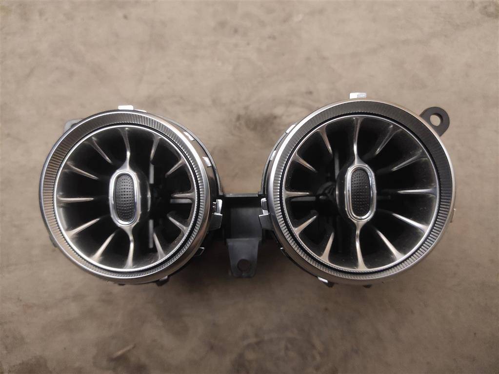 дефлектор обдува салона Mercedes-Benz E-Класс W213/S213/C238/A238 C238 2018, 2.0 л., бензин, АКПП, передний привод, A2388300200, A2388300200, A2578302400, A2388300100 - фото №1