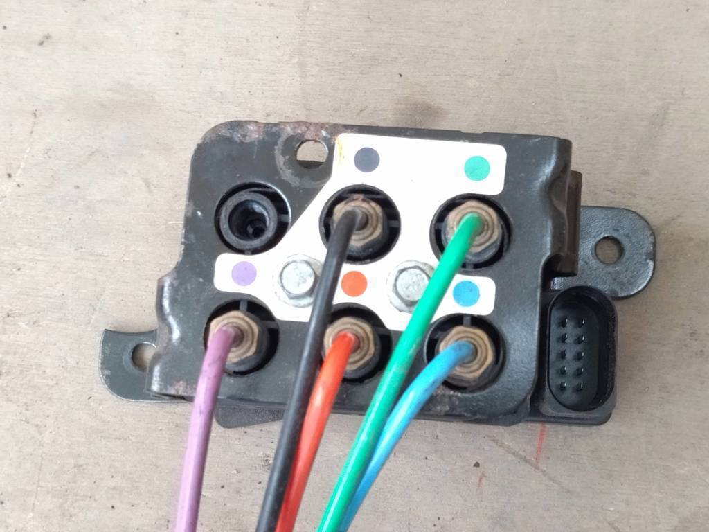 блок клапанов пневмоподвески Bentley Continental GT 1 поколение 2007, 6.0 л., бензин, АКПП, передний привод, 3D0616013B, 3D0616013B, 3D0616013A - фото №1