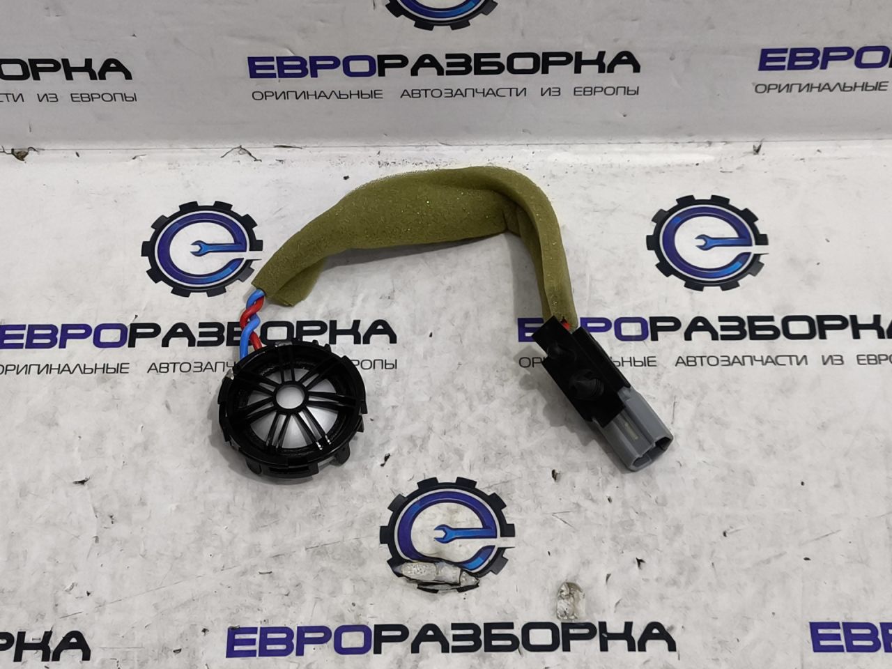 динамик Land Rover Range Rover 4 поколение L405 2015, 4.4 л., дизель, АКПП, полный привод, правый руль, LR025875, BJ3218808AC, C2Z22814 - фото №1