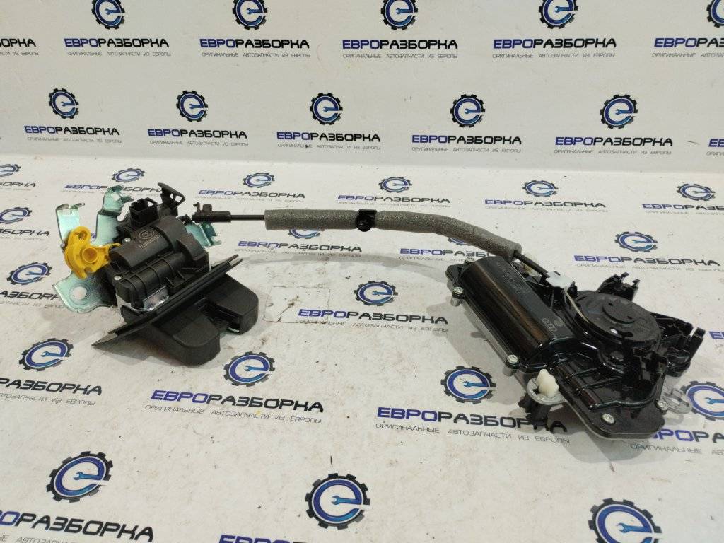 замок багажника Audi Q8 4M 4M8 2021, 3.0 л., TFSI, DCBD, бензин, АКПП, черный металлик, внедорожник 5 дв., полный привод, правый руль, 4M0827506D - фото №1