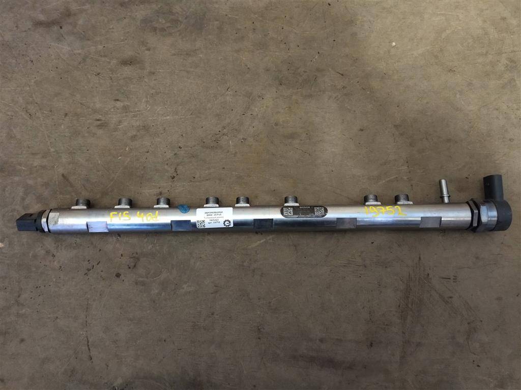 топливная рампа BMW X5 F15 2015, 4.0 л., дизель, АКПП, передний привод, 135, 7805423, 7805423 - фото №1