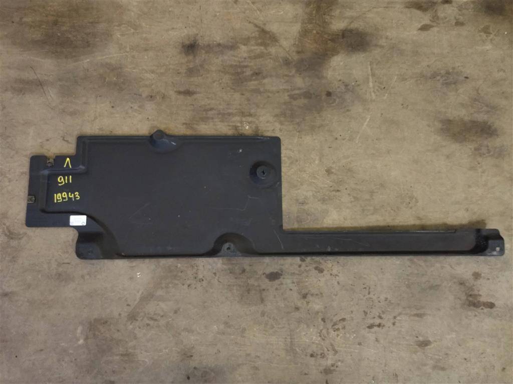 защита днища Porsche 911 991 2014, 3.4 л., бензин, АКПП, задний привод, 99150460500, 99150460500 - фото №1