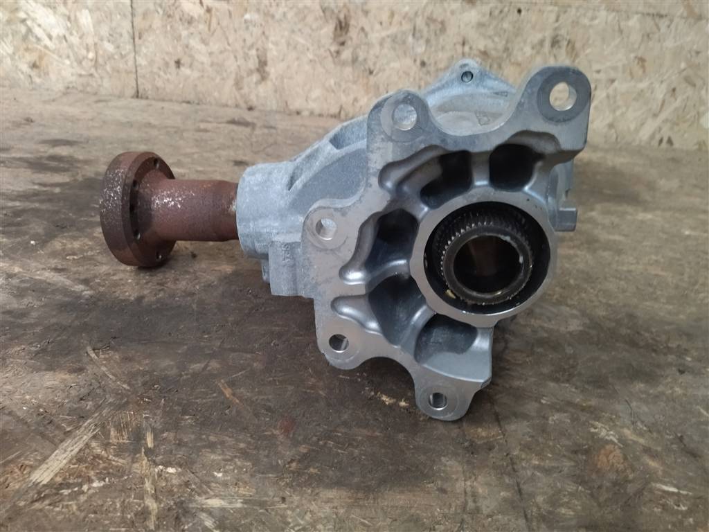 раздаточная коробка Volvo XC90 2 поколение 2019, 2.0 л., дизель, АКПП, передний привод, 31492836, 31492836 - фото №1