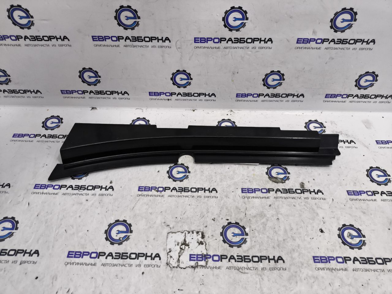 пластик Bentley Continental GT 2 поколение 2015, 4.0 л., TFSI, бензин, АКПП, передний привод, 3W8864471 - фото №1