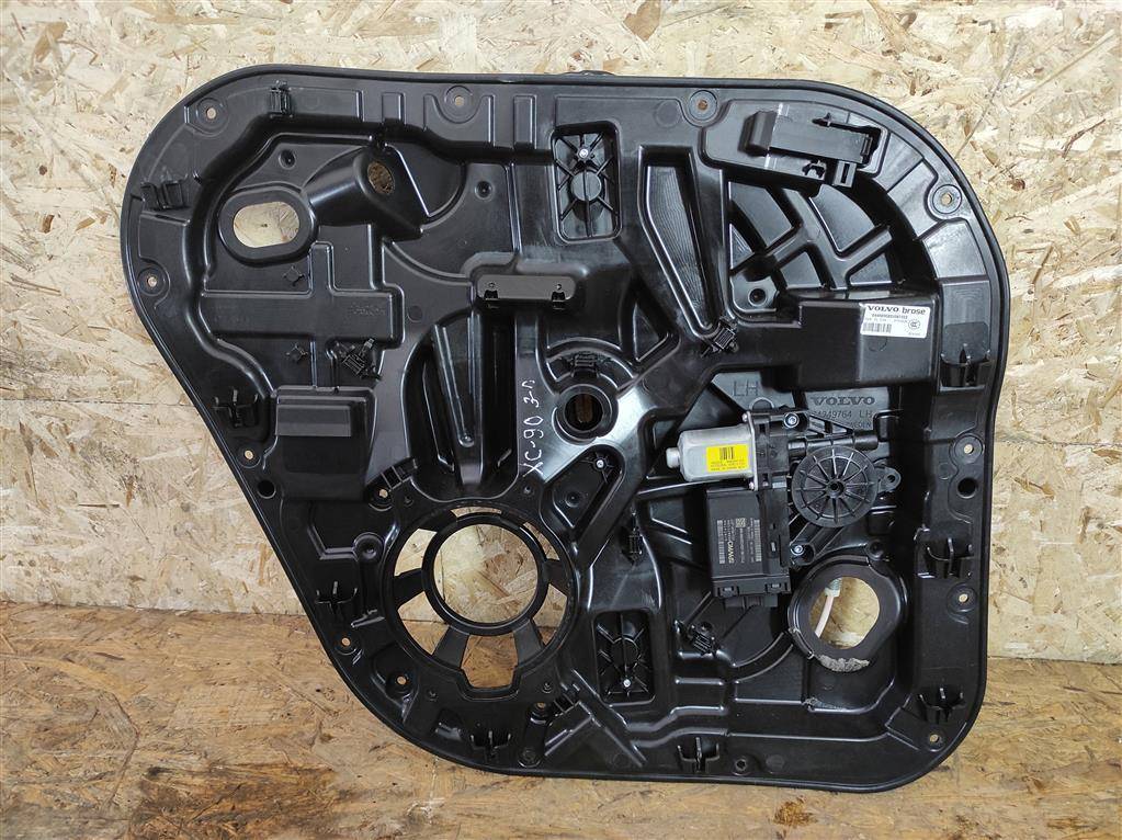 стеклоподъемник задний левый Volvo XC90 2 поколение 2018, 2.0 л., дизель, АКПП, передний привод, 31349764, 31349764 - фото №1