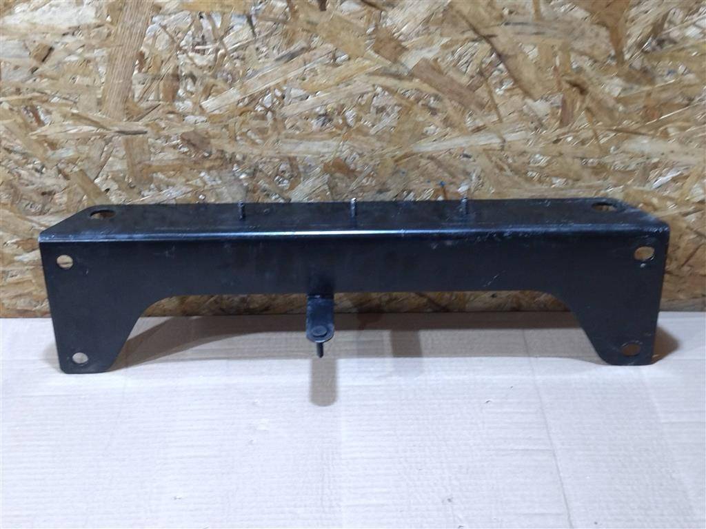 кронштейн (крепление) Maserati Levante 1 поколение M161 2017, 3.0 л., дизель, АКПП, передний привод, 670034476, 670034476 - фото №1