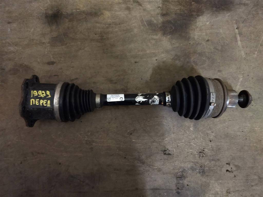 полуось передняя левая (приводной вал, ШРУС) Audi A4 B9 2019, 2.0 л., TDi, дизель, АКПП, передний привод, 8W0407271G, 8W0407271G - фото №1