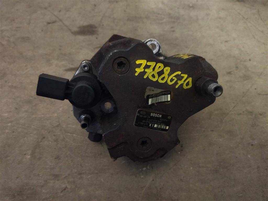 ТНВД BMW 3 серия E90/E91/E92/E93 E90 2006, 2.0 л., дизель, АКПП, передний привод, 13518511824, 8511824, 7788670, 7788670, 0445010045, 13517787199, 13517795714, 13517797413, 13517805522, 13517807288, 7787199, 7795714, 7797413, 7805522, 7807288 - фото №1