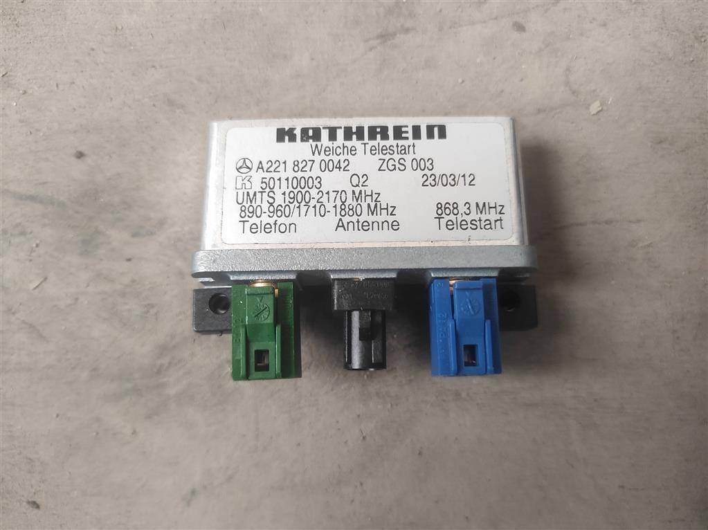 антенна Mercedes-Benz CLS-Класс C218/X218 W218 2012, 3.0 л., CDi, дизель, АКПП, передний привод, A2218270042, A2218270042, 2218270042, 50110003Q2, A2229053106 - фото №1