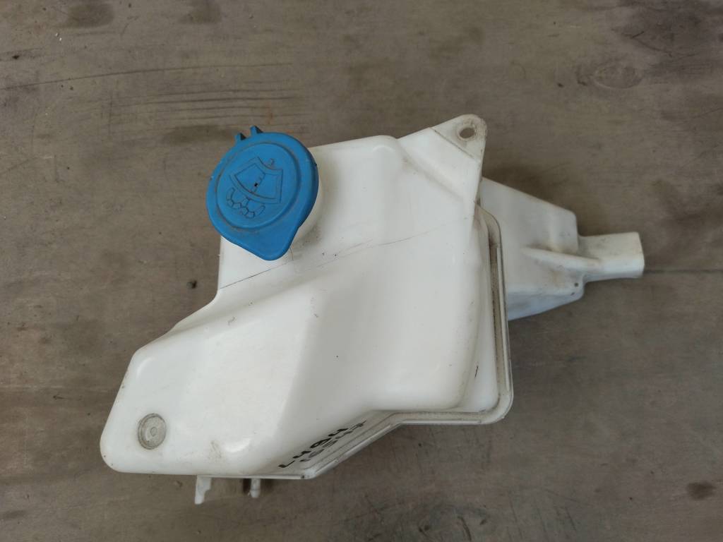 бачок омывателя Land Rover Range Rover Sport 2 поколение L494 2014, 5.0 л., бензин, АКПП, передний привод, CPLA17B613CC, CPLA17B613CC, LR037566 - фото №1