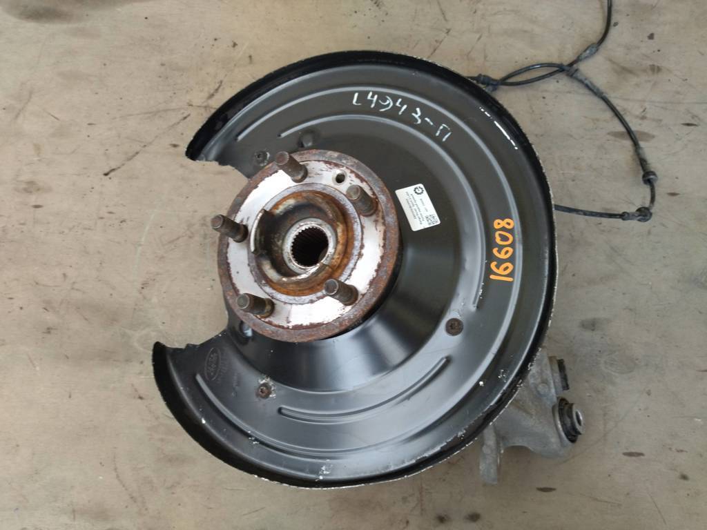 кулак задний правый Land Rover Range Rover Sport 2 поколение L494 2014, 5.0 л., бензин, АКПП, передний привод, DPLA5A968AB, LR043593, DPLA5A968AB - фото №1