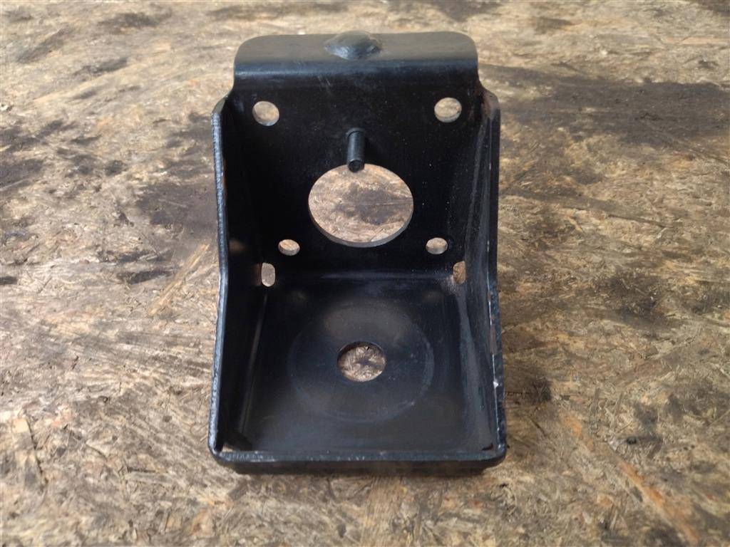 кронштейн КПП Audi R8 42 2008, 4.0 л., TFSI, бензин, АКПП, купе, передний привод, 420399113A, 420399113A - фото №1