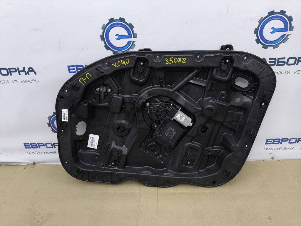 стеклоподъемник передний правый Volvo XC40 1 поколение 2020, 1.5 л., бензин, denim blue, правый руль, 30747092 - фото №1