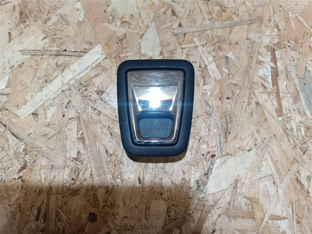 Крючок багажника Volvo XC90 2 поколение 2019, 2.0 л., дизель, АКПП, передний привод, 31462873, 31462873 - фото №1