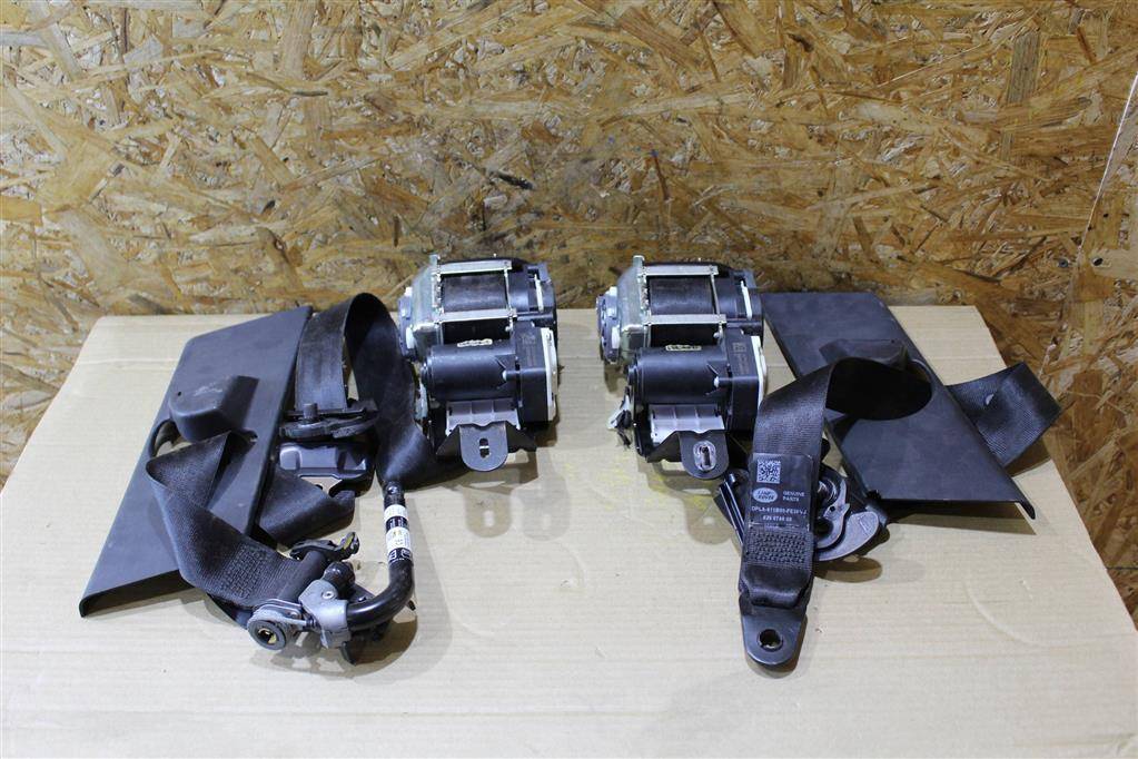 ремень безопасности Land Rover Range Rover 4 поколение L405 2013, 4.4 л., дизель, АКПП, полный привод, правый руль, DPLA611B09FE8PVJ, DPLA611B09FE8PVJ, DPLA611B09, DPLA611B09FE, LR057429 - фото №1