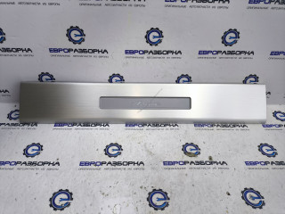 накладка на порог внутренняя Bentley Bentayga 1 поколение [рестайлинг] 4V1 2023, 4.0 л., TFSI, DCU, бензин, АКПП, темно-зеленый перламутр, внедорожник 5 дв., полный привод, правый руль, 36A853373AN