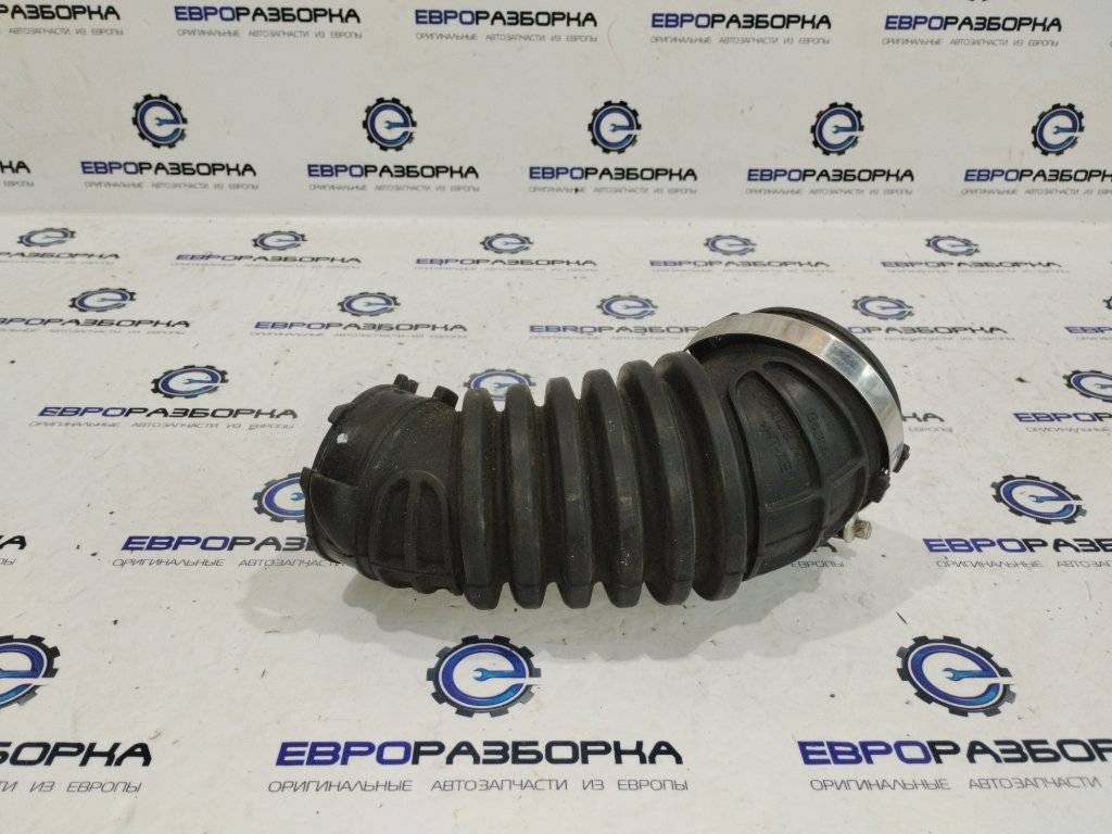 патрубок (трубопровод, шланг) Audi Q8 4M 4M8 2021, 3.0 л., TFSI, DCBD, бензин, АКПП, черный металлик, внедорожник 5 дв., полный привод, правый руль, 06M129740D - фото №1