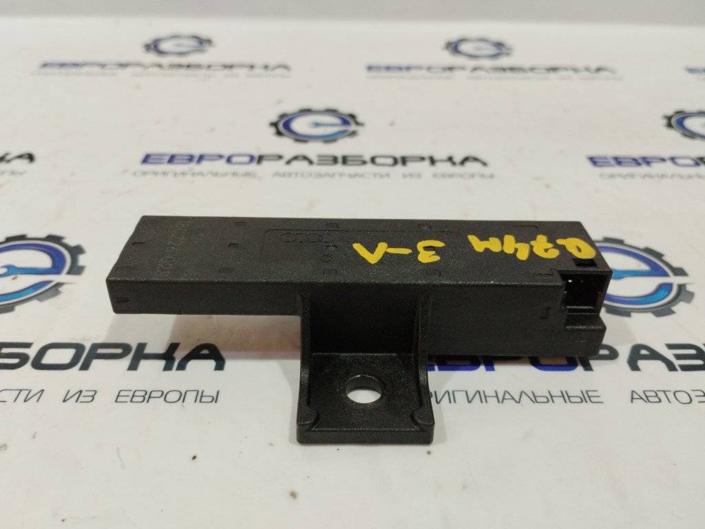 антенна Audi Q7 4M 2018, 3.0 л., TDi, CZZ, дизель, АКПП, серый, внедорожник 5 дв., полный привод, правый руль, 4M0907247 - фото №1