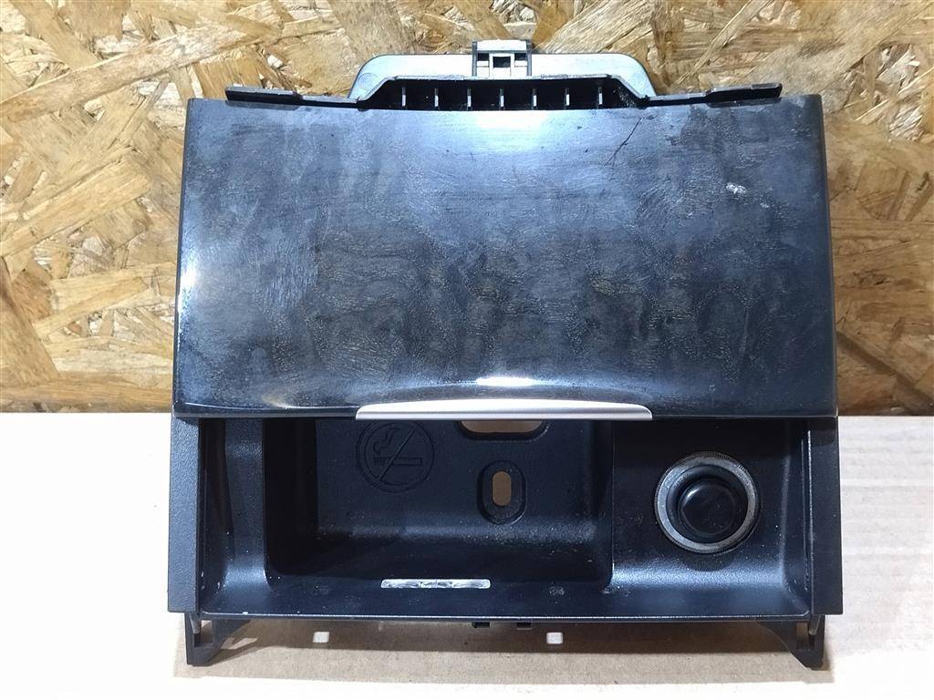 пепельница Mercedes-Benz CLS-Класс C218/X218 W218 2012, 3.0 л., CDi, дизель, АКПП, передний привод, A2186800850, A2186800850 - фото №1