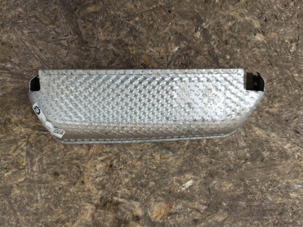 теплозащита кузова Audi R8 42 2008, 4.0 л., TFSI, бензин, АКПП, купе, передний привод, 420825687, 420825687, 420825687A - фото №1