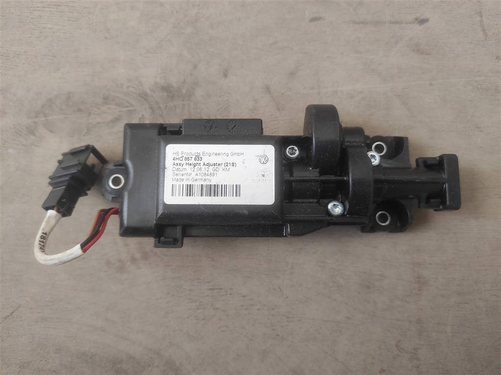 механизм регулировки высоты ремня безопасности Audi A8 D4/4H 2012, 3.0 л., TDi, дизель, АКПП, передний привод, 4H0857833, 4H0857833 - фото №1