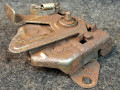 замок капота Mazda 323F BJ 2000, 2.0 л., RF3F, дизель, МКПП, хетчбэк 5 дв., передний привод - фото №3