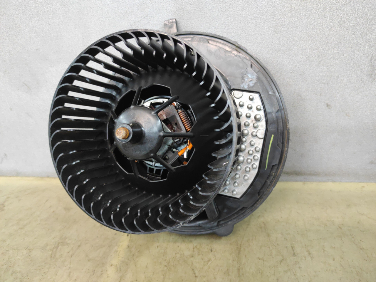 моторчик печки Volkswagen Jetta 7 поколение 2019, 1.4 л., бензин, АКПП, серебристый, передний привод, T1018594R - фото №1