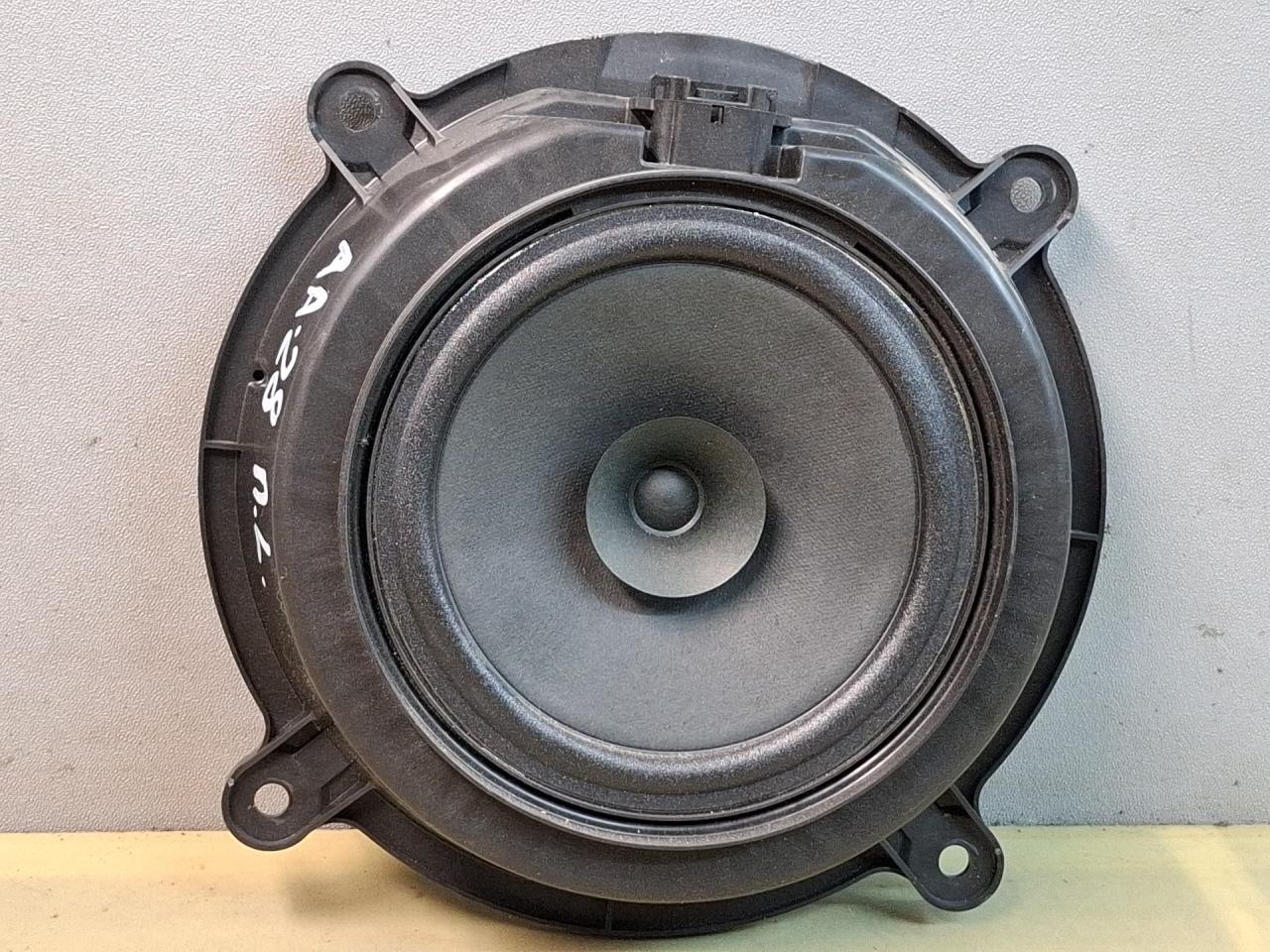 динамик Mazda 3 3 поколение 2015, 2.5 л., PY-VPS, бензин, АКПП, серый, седан, передний привод, правый руль - фото №1