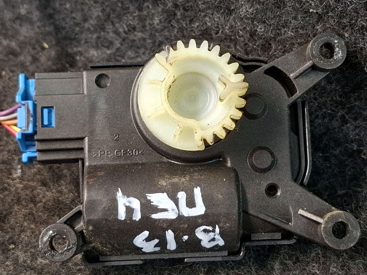 моторчик заслонки печки Volkswagen Jetta 7 поколение 2021, 1.4 л., бензин, АКПП, серый, передний привод, 2Q0907511G - фото №1