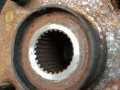 кулак поворотный левый Mazda 323F BJ 2000, 2.0 л., RF3F, дизель, МКПП, хетчбэк 5 дв., передний привод - фото №3