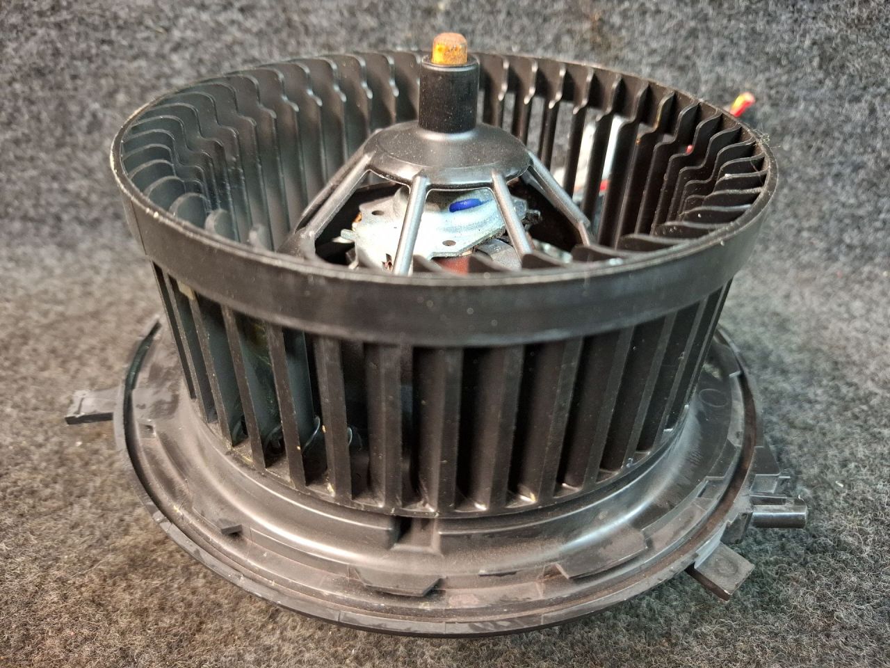 моторчик печки Volkswagen Jetta 7 поколение 2019, 1.4 л., бензин, АКПП, серый, передний привод - фото №1