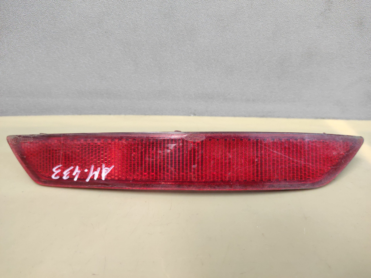 отражатель правый Ford Mondeo 4 поколение 2009, 2.3 л., SEBA, бензин, АКПП, универсал, передний привод, правый руль, 7S71515B0BB - фото №1