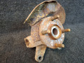 кулак поворотный правый Mazda 323F BJ 2000, 2.0 л., RF3F, дизель, МКПП, хетчбэк 5 дв., передний привод - фото №2