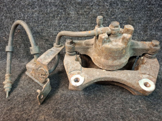 суппорт передний левый Mitsubishi ASX 1 поколение 2012, 2.0 л., 4B11, бензин, АКПП, черный, внедорожник 5 дв., полный привод