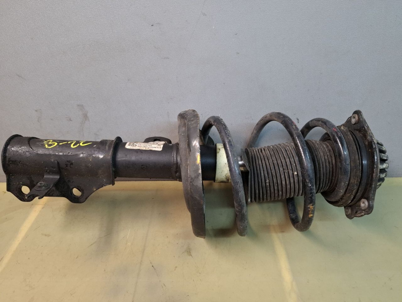 амортизатор передний левый Chevrolet Malibu 9 поколение 2018, 1.5 л., бензин, АКПП, бордовый, передний привод, 84384224 - фото №1