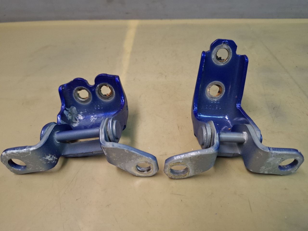 петля двери Acura Integra 4 поколение 2024, 1.5 л., бензин, АКПП, синий, хетчбэк 5 дв., передний привод - фото №1