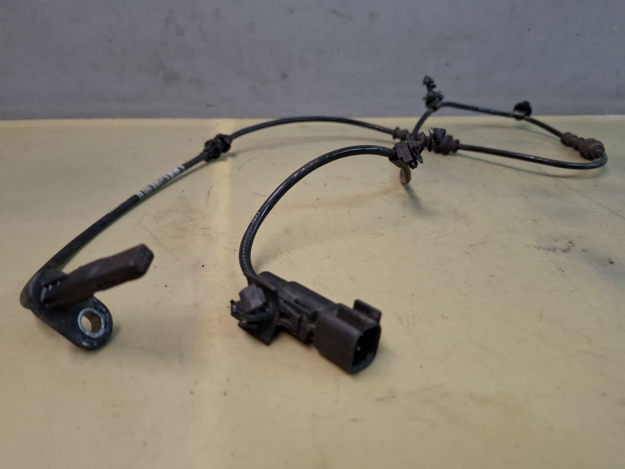 датчик ABS Chevrolet Malibu 9 поколение 2018, 1.5 л., бензин, АКПП, бордовый, передний привод, 84149055 - фото №1