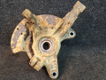 кулак поворотный левый Mazda 323F BJ 2000, 2.0 л., RF3F, дизель, МКПП, хетчбэк 5 дв., передний привод - фото №4
