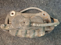 суппорт передний левый Toyota Sienna 3 поколение 2011, 3.5 л., 2GR-FE, бензин, АКПП, серый, передний привод - фото №4